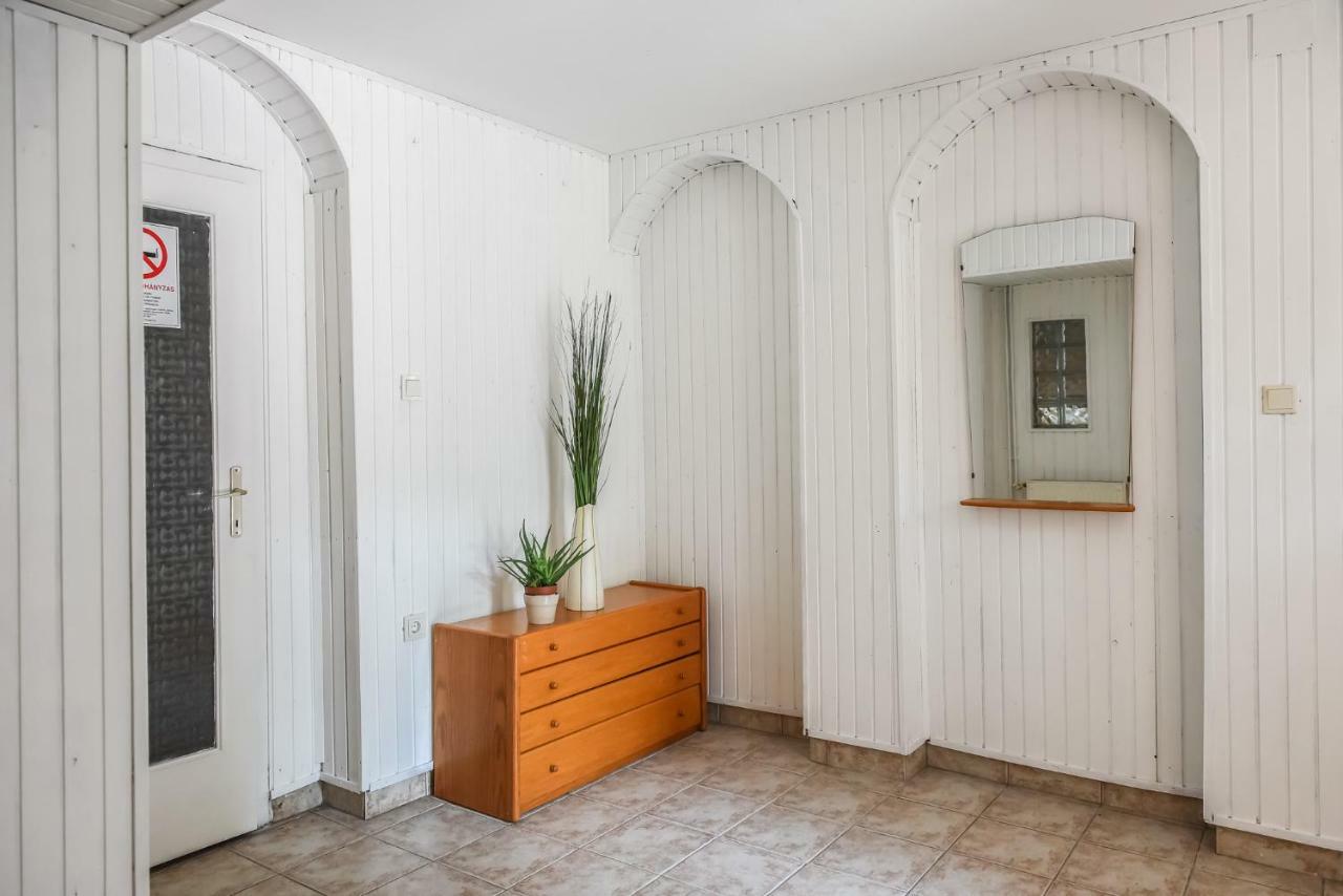 Balatonfuered Apartmanhaz Buitenkant foto